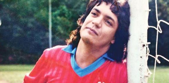 这个叫凯撒的假球星，骗了全世界20年