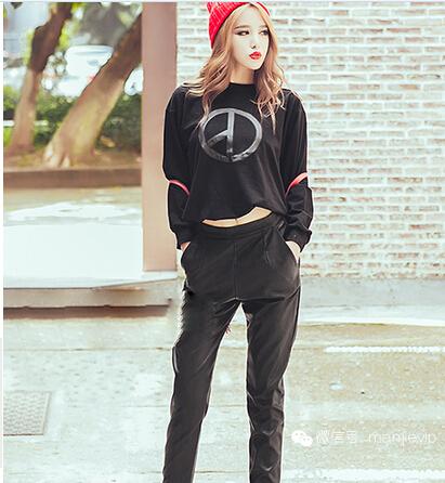 白色英伦风羊毛大衣的搭配 (英伦风灰色格子双面呢大衣搭配)