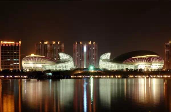 没有雾霾天的郑州还是挺美的