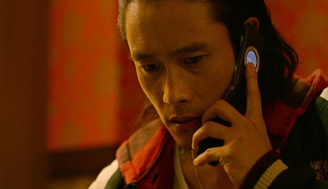 三星、LG贯穿剧情，聊聊韩国影片《局内人》中出现的电子产品