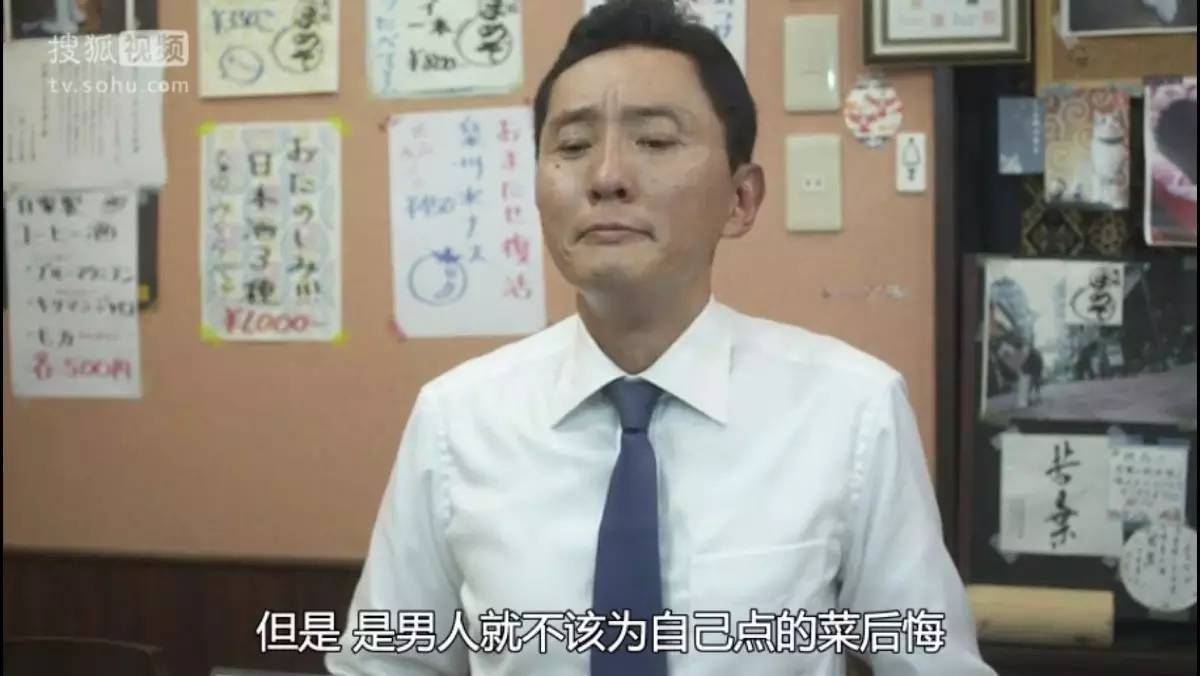 一个单身老男人喝酒,一个单身男人在家吃什么好