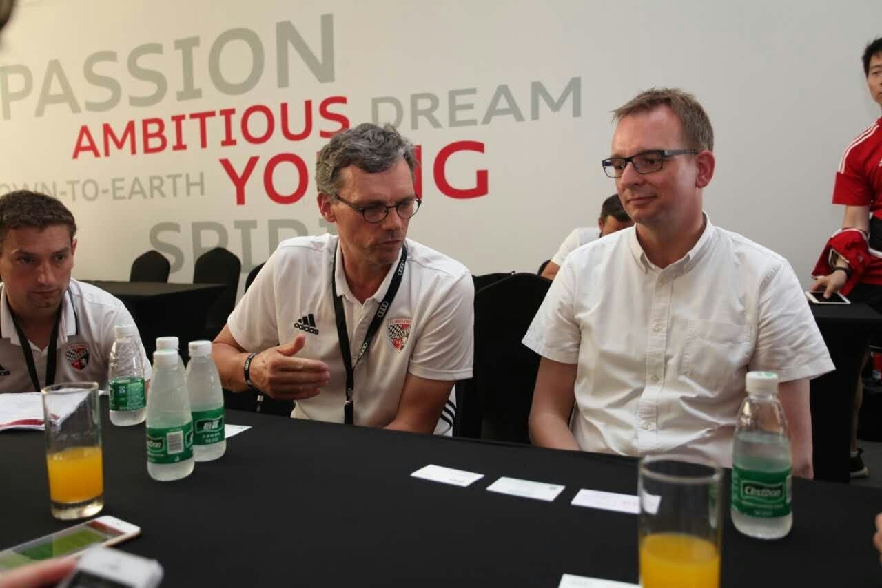 让足球更快乐,让足球陪伴一生