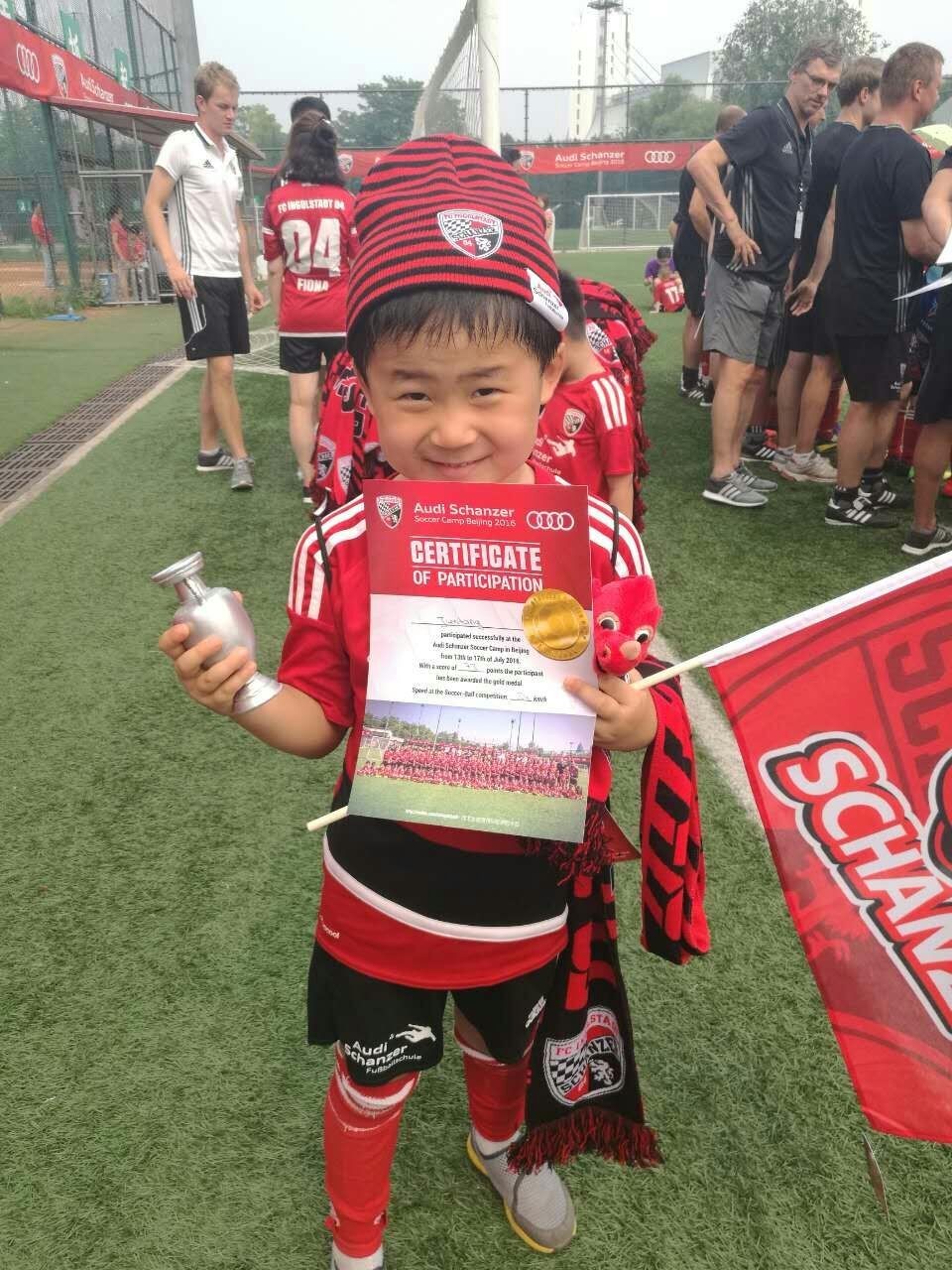 让足球更快乐,让足球陪伴一生