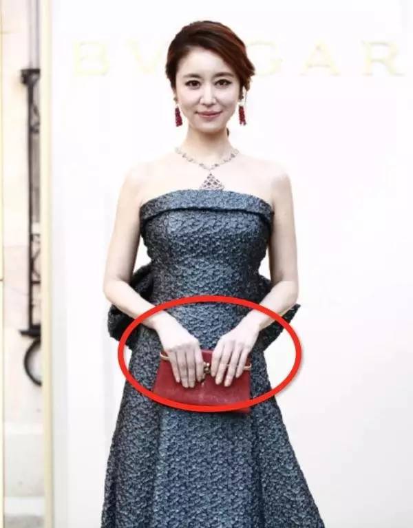 林心如小腹隆起,林心如发福肚子上都是赘肉