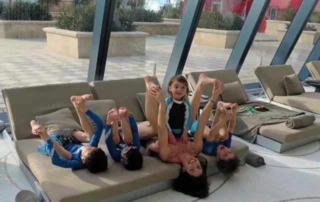 生四个孩子还能练出肌肉吗,生四个孩子身体会怎样