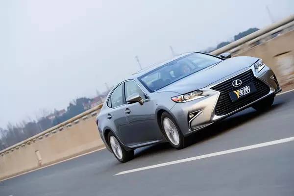 雷克萨斯es200和凯美瑞2.0动力,雷克萨斯es200和亚洲龙哪个动力好