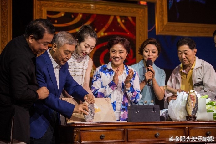 单田芳师胜杰臧天朔,师胜杰经典相声完整版刘能