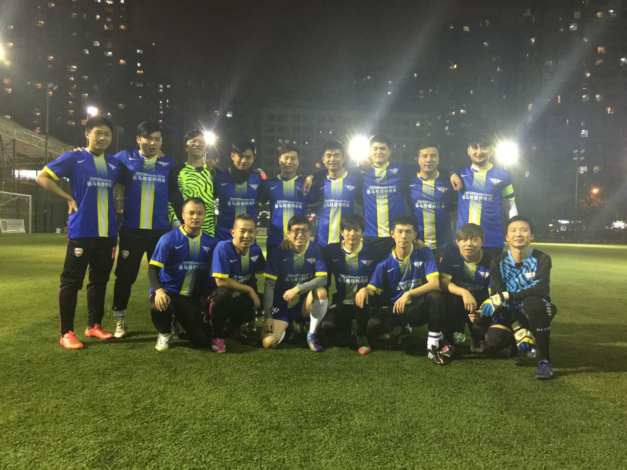 蚂蚁足球专访上海业余足坛新贵--小村庄