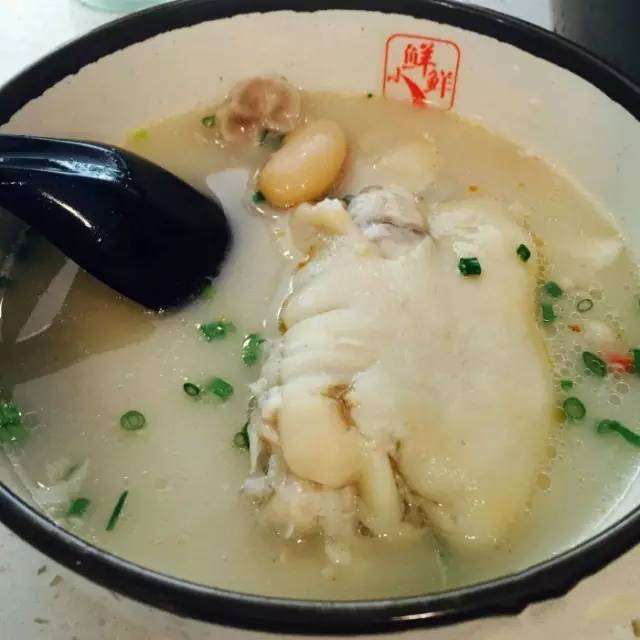 关关相亲对象主动请吃饭那段,关关去吃饭