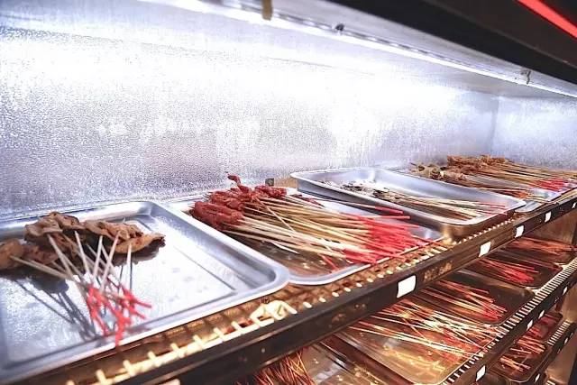 关关相亲对象主动请吃饭那段,关关去吃饭