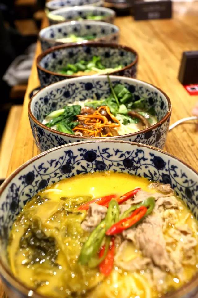 关关相亲对象主动请吃饭那段,关关去吃饭