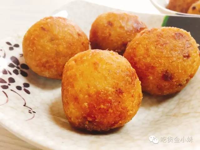 关关相亲对象主动请吃饭那段,关关去吃饭