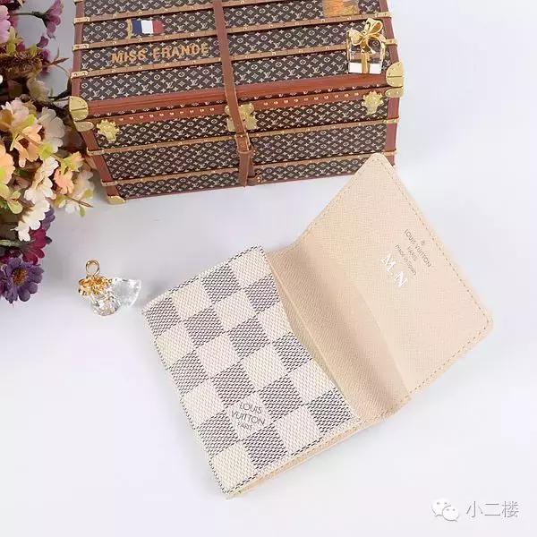 钱包要选什么样的才好,什么牌子的钱包好看适合女孩子