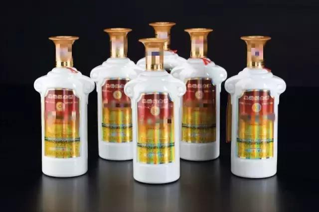 比国家队奥运队服还要丑的，是我国的奥运酒...