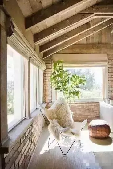 为了让媳妇高兴，他说阳台就要这样装