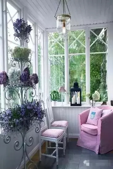 为了让媳妇高兴，他说阳台就要这样装