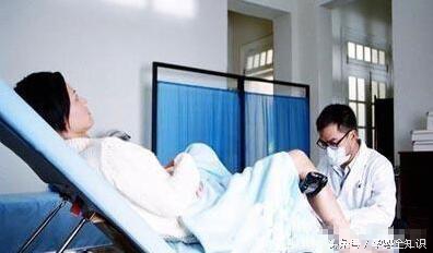 分娩时会遇到哪些尴尬事,分娩时孕妇都会经历三个尴尬