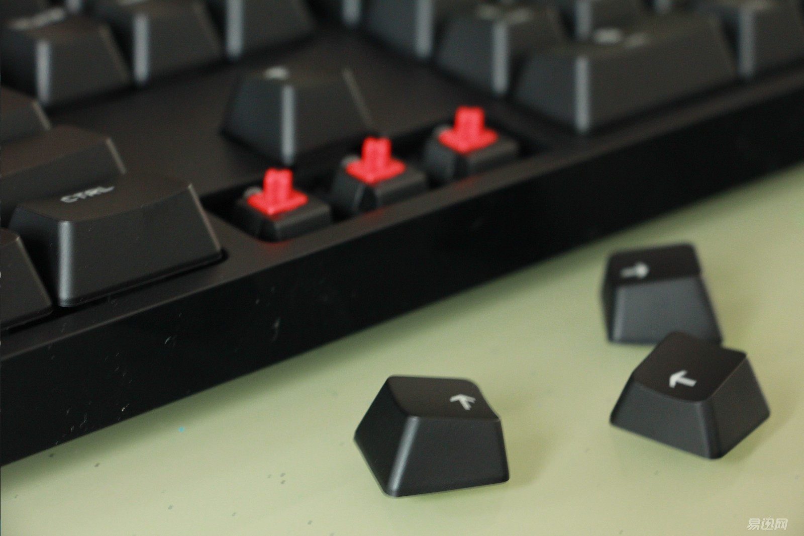 键盘进水后怎么确定坏了,键盘进水了怎么不亮