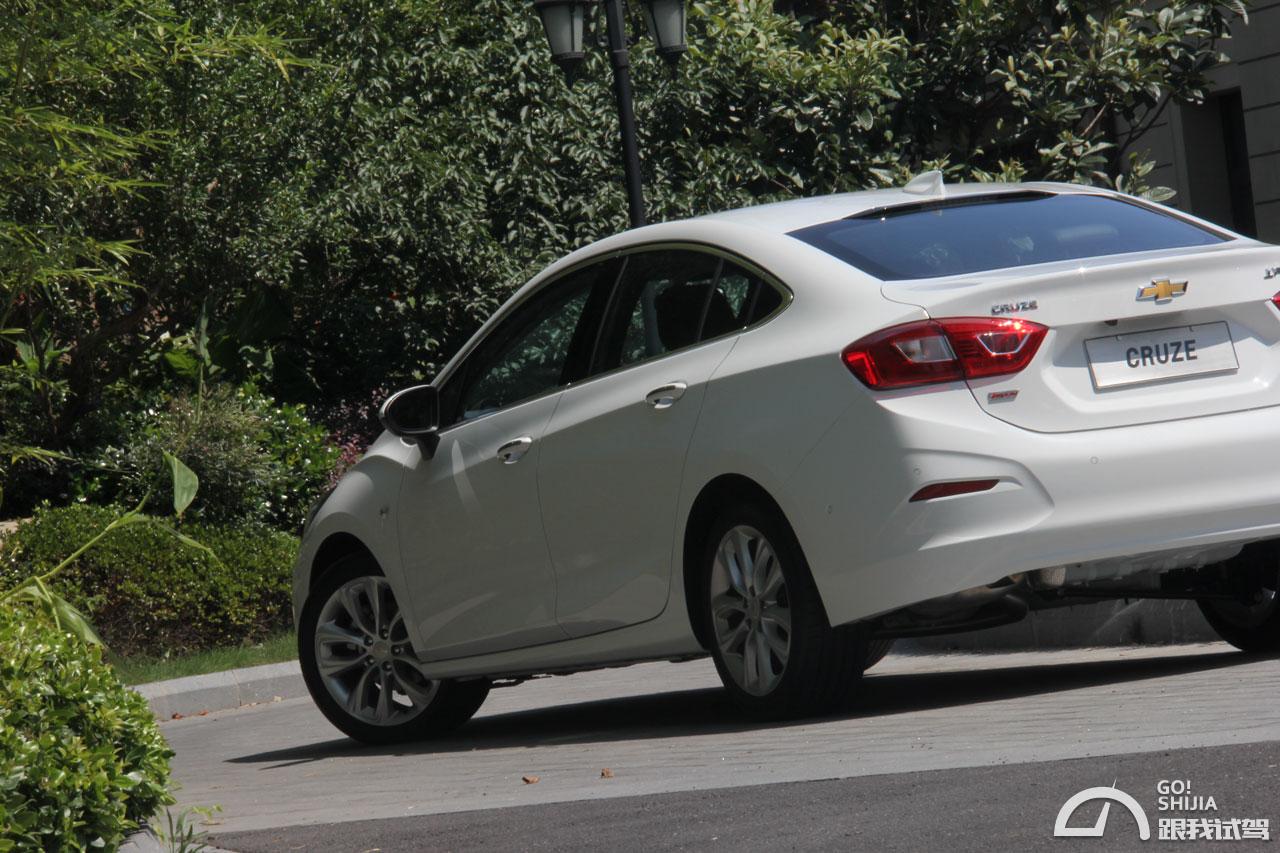 试驾19科鲁兹,雪佛兰科鲁兹2015款经典试驾视频