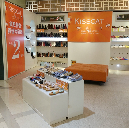 喜欢买衣服的女生看过来,喜欢在实体店买衣服的人性格