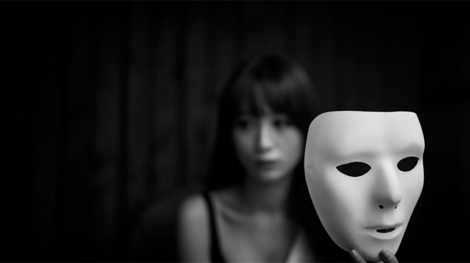 梦见别人被蜜蜂蛰是什么意思,梦见小强是什么预兆