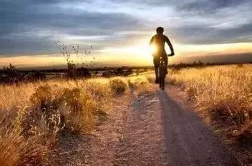 在大学可以靠什么方式赚钱,适合新人赚钱的五种方式