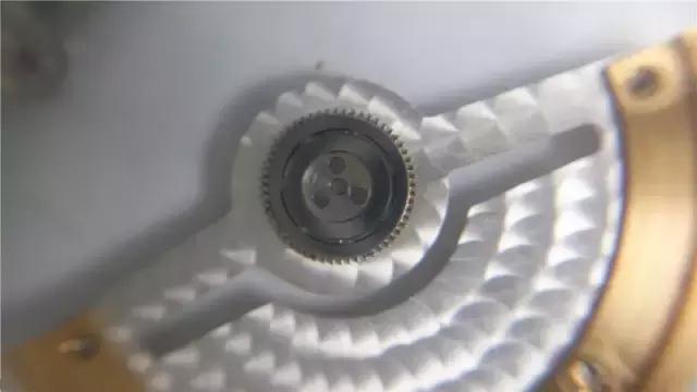 电话手表进水了怎么处理,手表进水修一下后还是正常使用吗