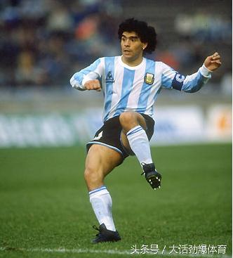 NBA历史十大巨星对应足球历史十大巨星！你觉得哪组合理？