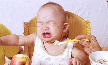 2岁宝宝不吃饭的原因及解决办法,2岁孩子不吃饭怎么办一招就搞定