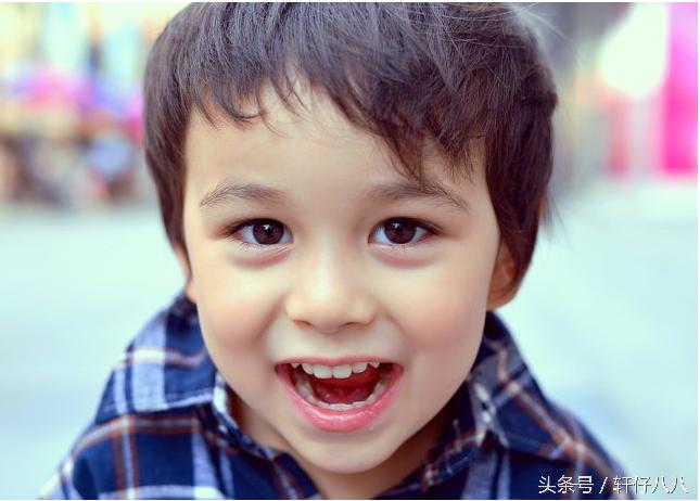 宝宝一岁了，发现是兜齿俗称的“地包天”，怎么办？