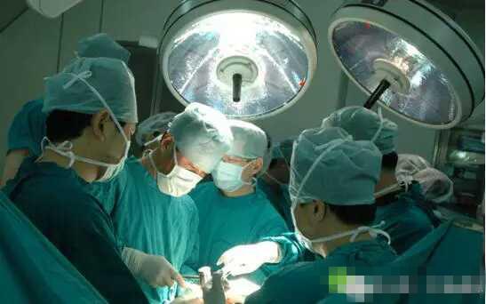 妊娠高血压出生的孩子成长案例,39岁高龄产妇生二胎凶险异常