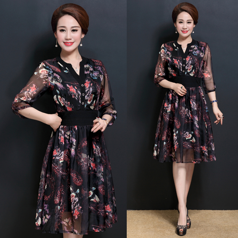 四十岁女人穿衣搭配更显气质夏天,夏季四十岁女人穿衣搭配