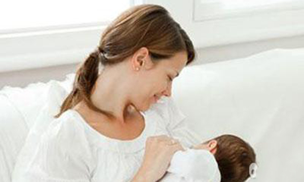 母乳喂养是什么？好处至少有五点！看完后你决定母乳喂养么？