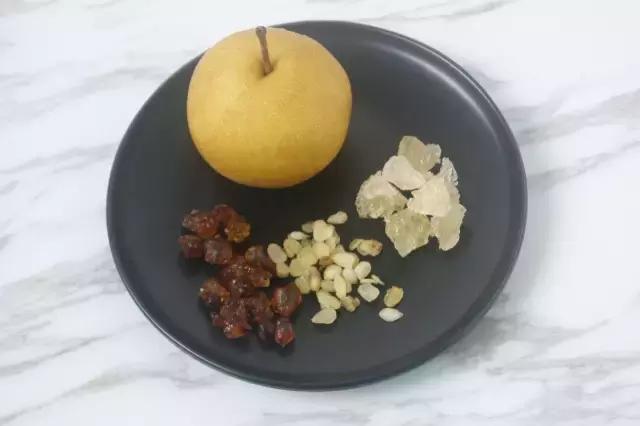 桃胶皂角米银耳羹的步骤,桃胶皂角米炖雪燕银耳羹