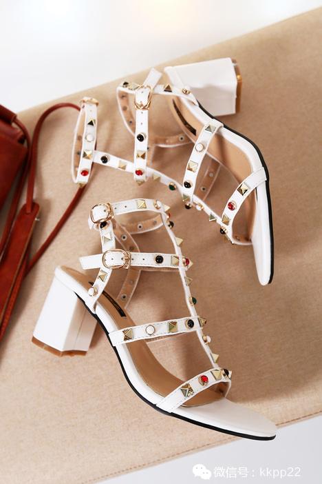 女王气质怎么穿,女王的时尚打扮