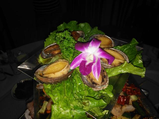 多变揽鲜又出新招：海鲜火锅霸王锅后这次出个五层塔！