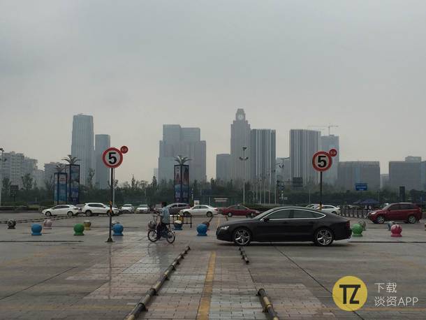 今天满大街的小红点，掀起全成都强迫症的小高潮