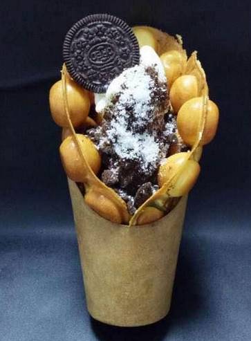 鸡蛋仔和冰淇淋的搭配,冰激凌鸡蛋仔正确吃法