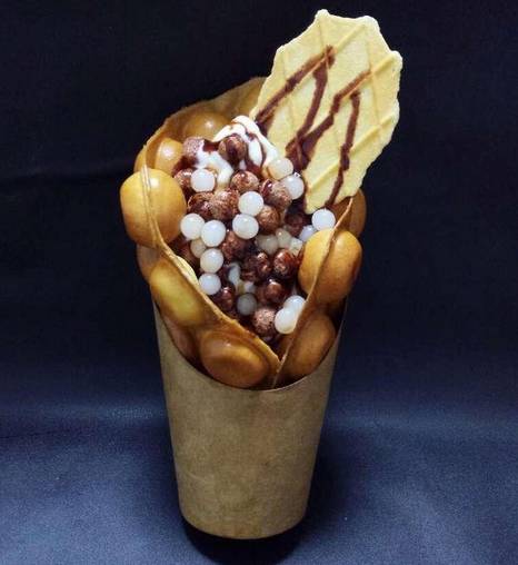 鸡蛋仔和冰淇淋的搭配,冰激凌鸡蛋仔正确吃法