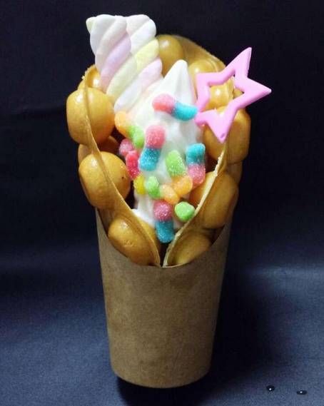 鸡蛋仔和冰淇淋的搭配,冰激凌鸡蛋仔正确吃法