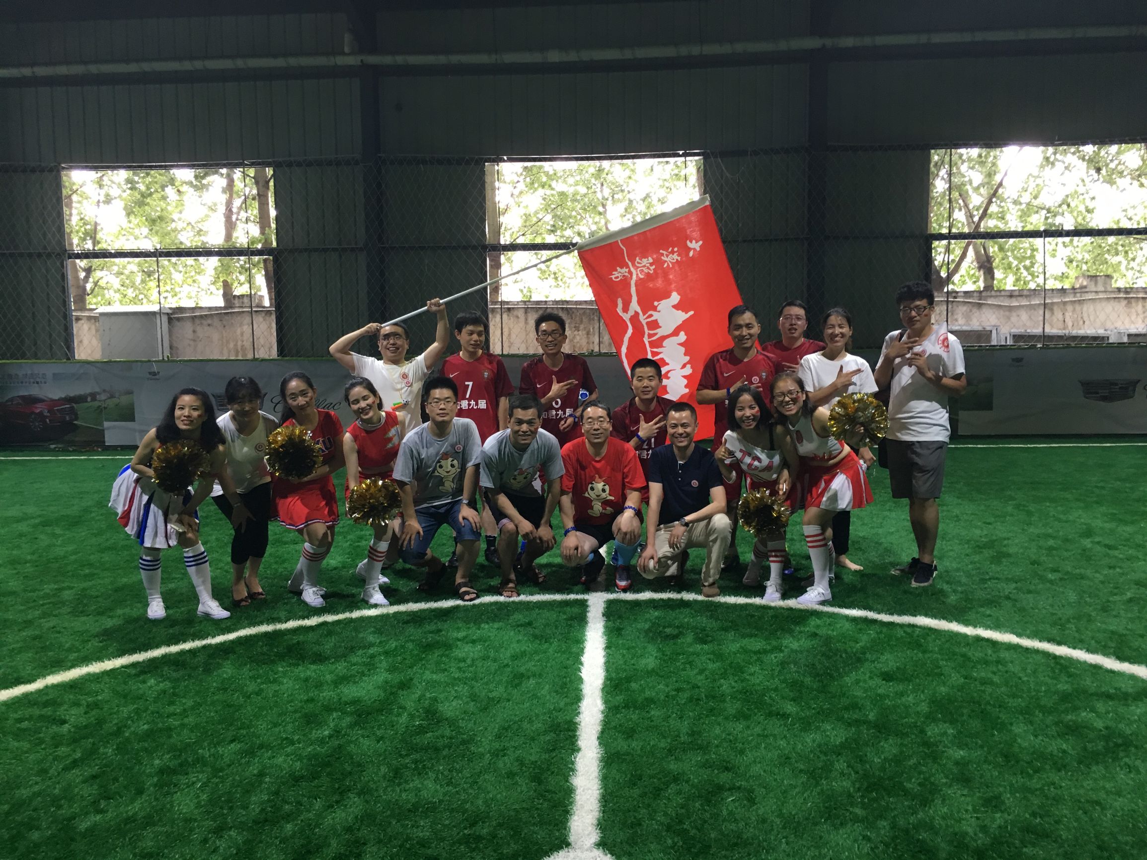 绿荫赛场战意浓和君学子情谊深--“梵恩诗杯”和君陕西足球赛