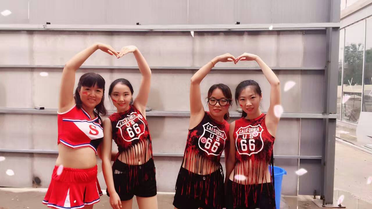 绿荫赛场战意浓和君学子情谊深--“梵恩诗杯”和君陕西足球赛