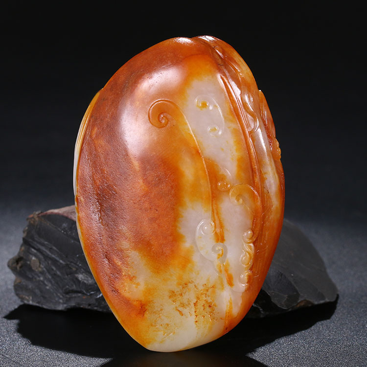 组图：*疆新**和田玉羊脂白玉籽料制成的手把件，雕刻细腻精致手感好