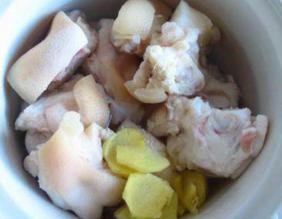 怎样快速做好一锅汤汁浓、白、稠的猪蹄