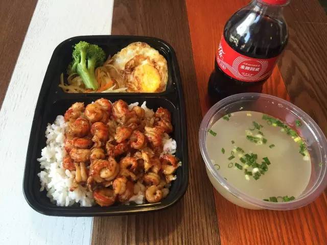 有“琪”你就来免单|郑文琪小龙虾盖浇饭强势来袭，召唤“琪”人