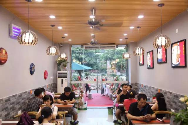 有“琪”你就来免单|郑文琪小龙虾盖浇饭强势来袭，召唤“琪”人