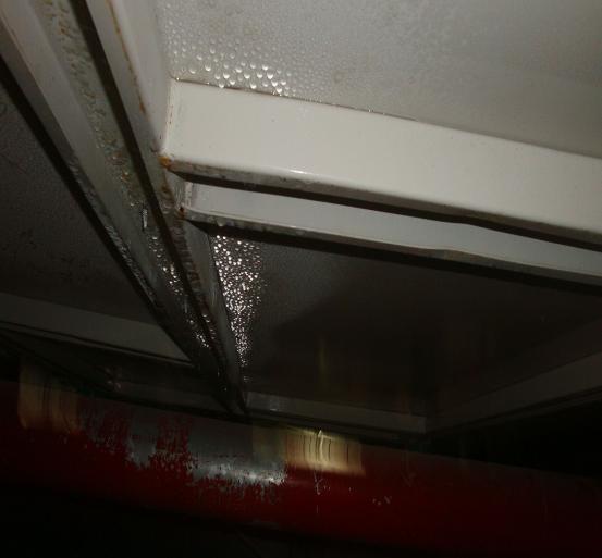 家里空调漏水怎么办,空调结露滴水怎么解决