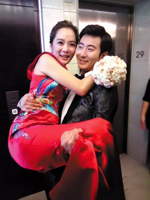 看林心如刘诗诗Angelababy传统婚礼服，谁是最美新娘？