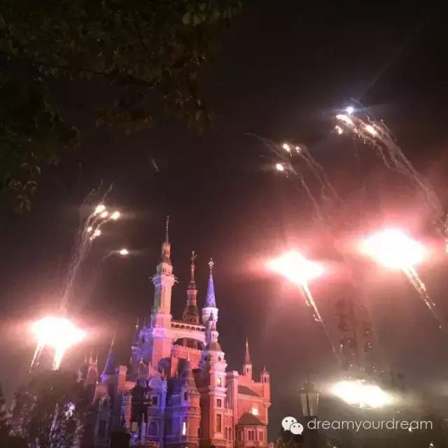 迪士尼世界好玩吗,迪士尼好玩吗真实评价