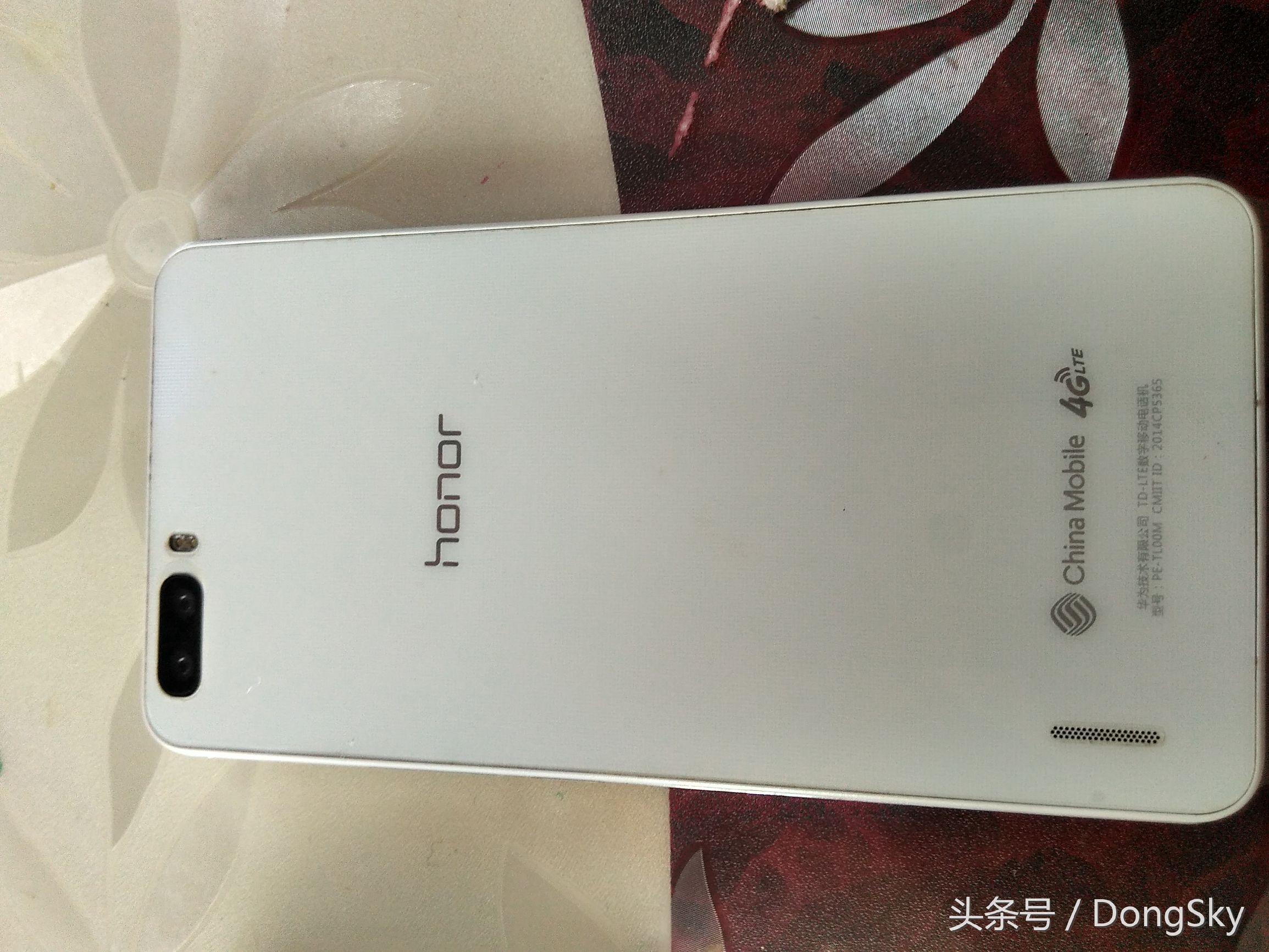 荣耀6plus是不是第一款双摄像头,荣耀6plus双摄像头是不是假的